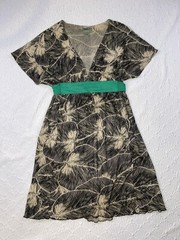 Anthropologie Maple Size Small 100% Silk fan leaf print dress Tan And Green