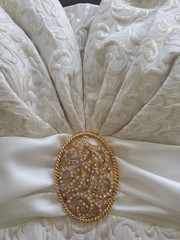 VNTG Betsey&Adam Shimmer Cream Brocade Rhinestone Formal Bridal Party Dress USA