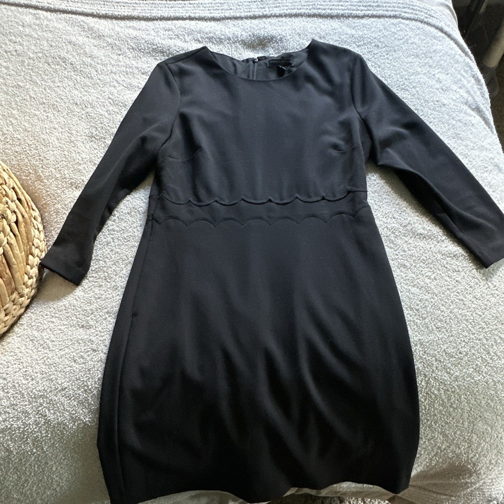 Banana Republic Black Solid Shift Dress 3/4 Sleeve Round Neck Knee Length Size 8