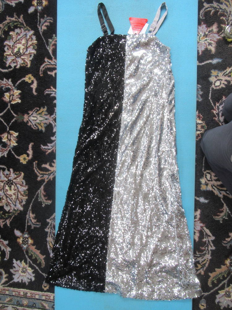 Extro&Vert Women&rsquo;s 6 Long Stretchy Sequined Black &Silver Evening Dress NWT