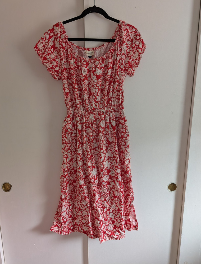 Universal Thread Red White Floral Midi Sundress Cut Out in Back Size M Cotton