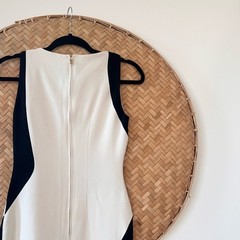 ANTONIO BERARDI COLOR BLOCK WHITE/BLACK KNEE LENGTH DESIGNER SHEATH DRESS EUC