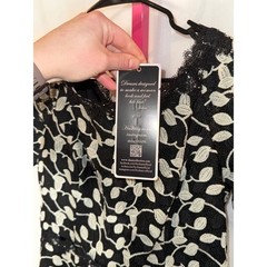 SHANI Black White Floral Lace Trim Sheath Dress Knee Length Size 10
