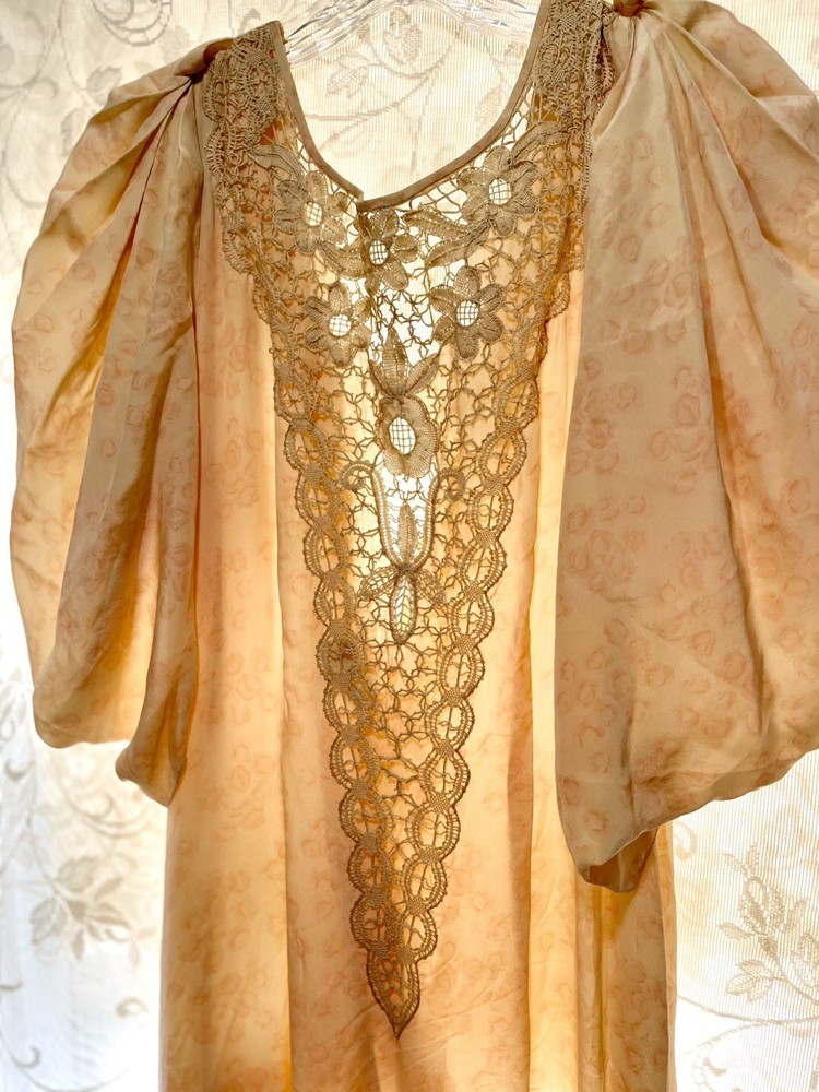 NANCY JOHNSON Dress Size 10 Beautiful Beige Maxi 100% Silk Vintage.