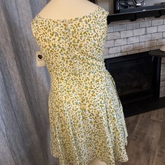 Pinup Couture XL- 1X cream Floral Fit & Flare Dress no Sleeve Pleated Cotton Zip