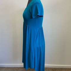 NEW Basic USA T-Shirt Neck High-Low Hem Aqua Midi Pockets Dress Large NWOT
