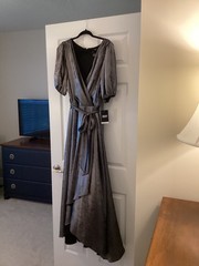 Stunning DKNY METALLIC SILVER HIGH-LOW EVENING GOWN size 18, brand new with tags