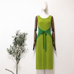 im product ISSEY MIYAKE Pleated Sleeveless Dress Apron 2way Yellow-Green & Green