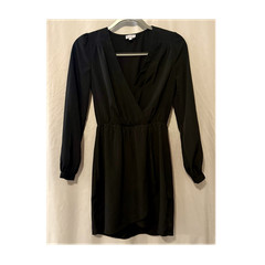 Brigitte Bailey Black Solid V-Neck Long Sleeve Button Accent Shift Dress XS