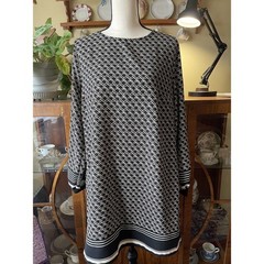H&M Women’s Black Cream Long Sleeve Short Dress Keyhole Back Size 10