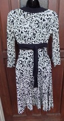 MAGGY LONDON DRESS FILIGREE BLACK/WHITE 3/4 SLEEVE RUCHED TIE WAIST NWOT SZ 4