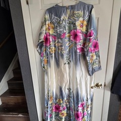 LIN PING Vintage Boutique Floral Satin Kaftan with Yellow & Gray Print