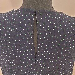 DKNY Sleeveless Chiffon Shift Dress Size 4 Navy Blue Green White Polka Dot