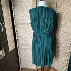 H&M Green Pleated Knee Length Dress – Medium