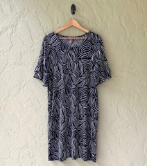 Chico&rsquo;s Women&rsquo;s Large / 2 Blue White Multi Bali Geos Flared Sleeve Dress 12 / 14