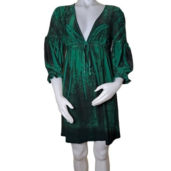 Volume One Juniors Women&rsquo;s Green & Black Dress S