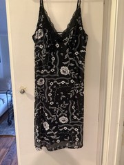 Wallflower Black & White Floral Lace Trim V-Neck Slip Dress Knee Length M