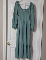 Universal Thread Women’s Green Solid Scoop Neck 3/4 Puff Ruffle Midi XL Cotton