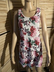 Emme Jordan Summer Dress Size M Floral Sleeveless Lightweight Stretch Soft