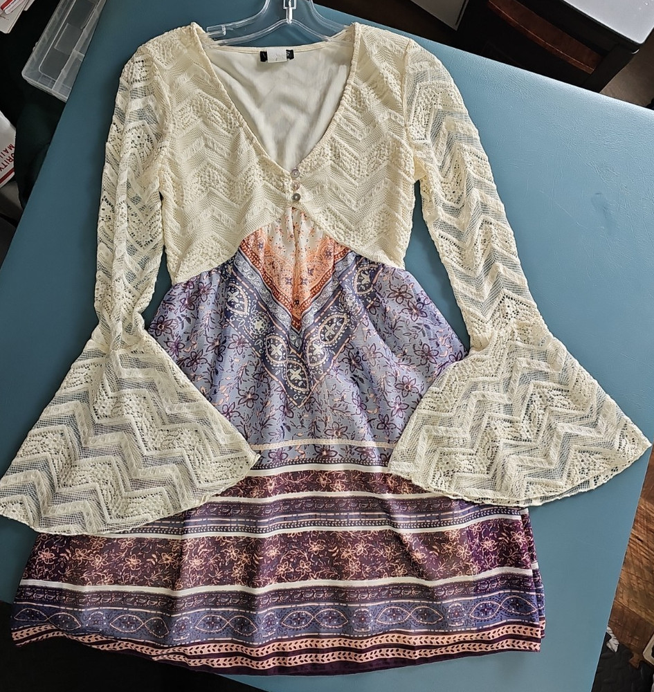 VENUS Women&rsquo;s Boho Lace Bell Sleeve Floral Mini Dress Cream Multi XS Lined