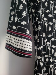 Max Edition Geometric Half Sleeve Sheath Dress Size Medium Lightweight Stretch