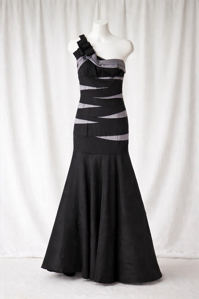 Betsy & Adam One Shoulder Mermaid Gown Black Gray Formal Prom Evening Dress 8