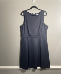 Elle Women’s Navy Blue Sleeveless Dress Size XL Minimalist Chic Scalloped Trim