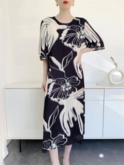 Brand New Leisure Elegance Pleated Fabric Round Neck Printed Pleated Dress
