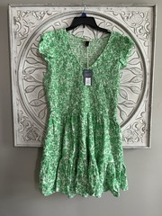 Target Women&rsquo;s Floral Fit & Flare Dress Green/White Smocked V-Neck XL Short