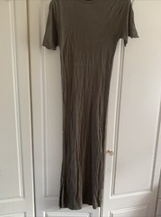 Ladies Size 4 Dress From Atmosphere 49 Inches Long
