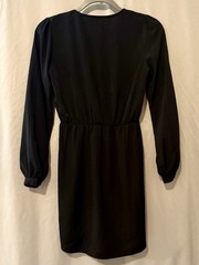 Brigitte Bailey Black Solid V-Neck Long Sleeve Button Accent Shift Dress XS