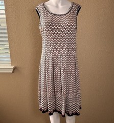Max Studio A-Line Sleeveless Chevron Dress Sz L Keyhole Neckline