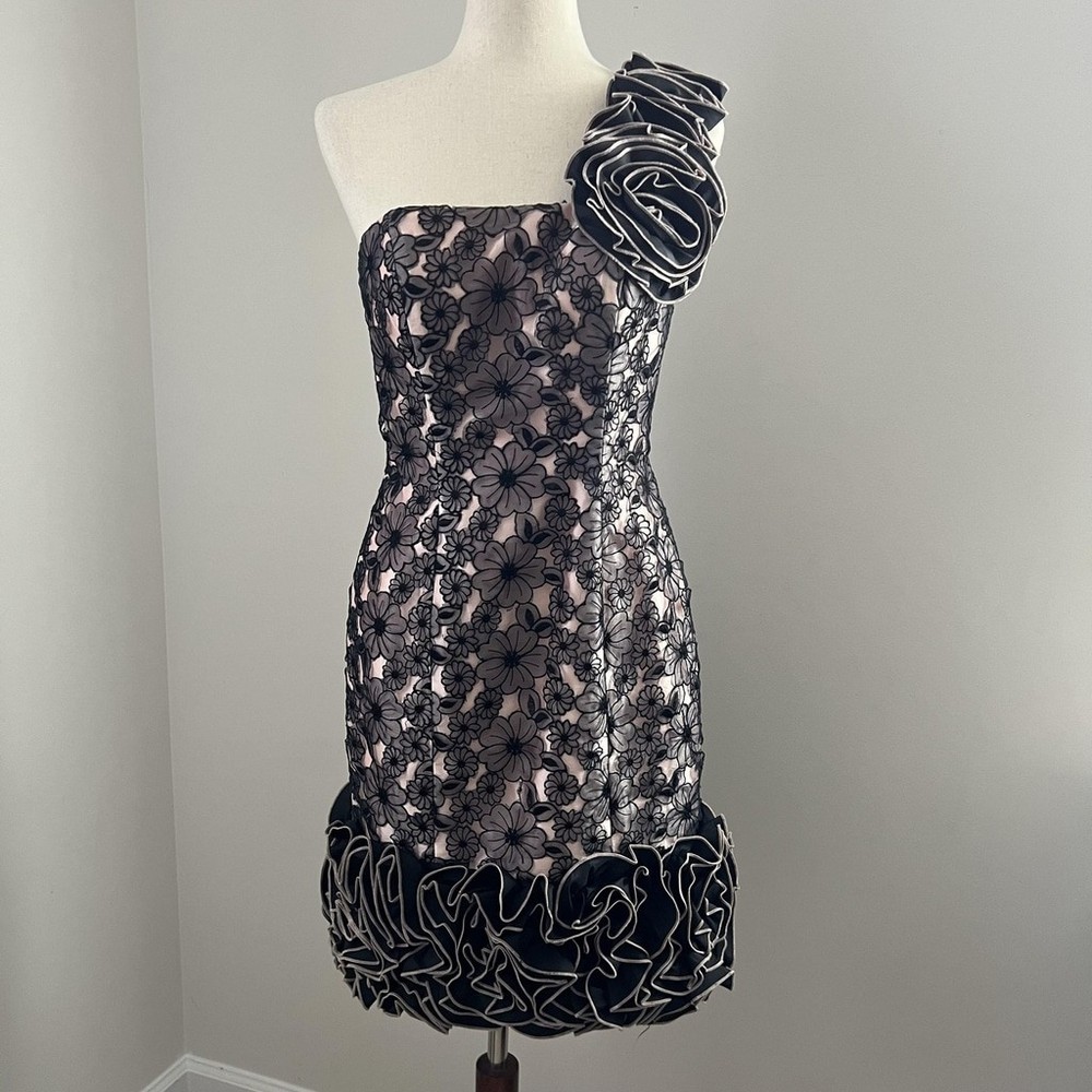 Sonia Peña One Shoulder Lace Cocktail Evening Dress Rosette Ruffle Hem Size 6