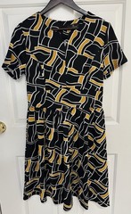 Women’s Black Yellow Abstract Pattern Short Sleeve Dress – NWT For Spring! Large