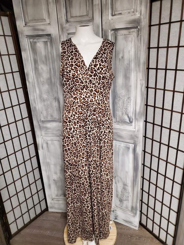 Long Woosea Maxi V neck Dress Sz M Cheetah Print Sleeveless Machine Washable