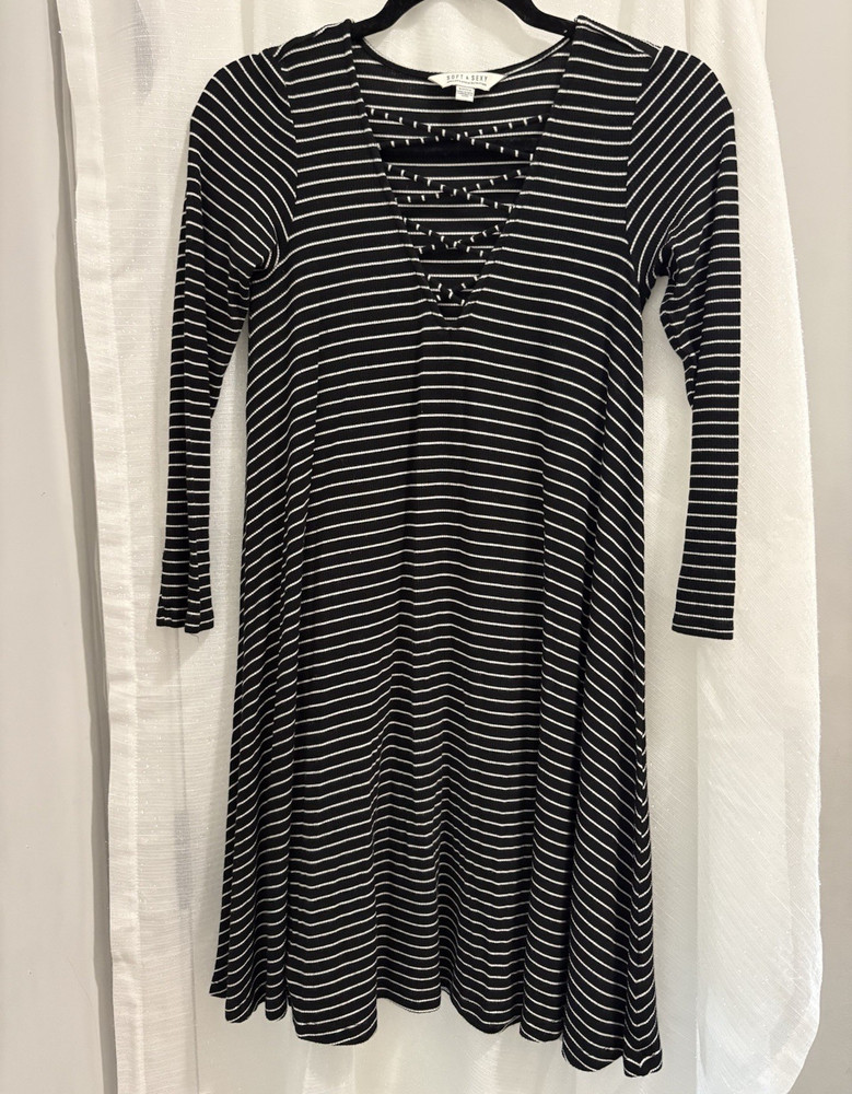 AE Soft & Sexy Women’s XS Black White Striped V-Neck Knit Dress