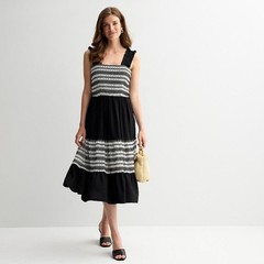 Draper James Size Medium Midi Dress Black White Embroidered Tiered Ruffle Strap