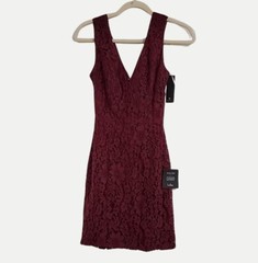 Lulus lace mini dress with back cut-out in burgandy Sz XS NWT