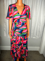 Cute White Closet Elements size M pink print short sleeve drawstring maxi dress
