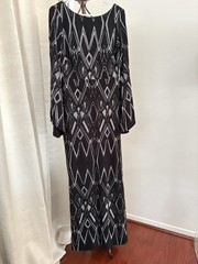Nightway black & white geometric print maxi dress with pockets, size 8 #geometri