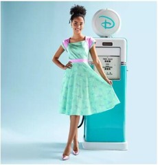 Disney Parks The Dress Shop : Flo&rsquo;s V-8 Cafe Dress for Women – Cars NWT (LARGE)