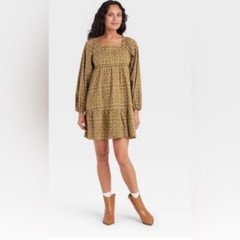 NWOT Universal Threads Boho Olive green Dress with peach flowers Size Medium