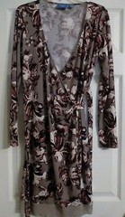Women&rsquo;s Beautiful Simply Vera Wang Wrap Dress Size M Floral Gray Mauve Womens