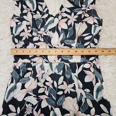 Alexia Admor Women&rsquo;s Sz S Tropical Floral V-neck Feminine Sheath Dress