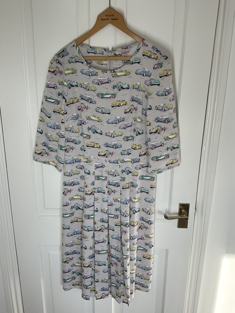 Cath Kidston Vintage Style Beautiful Racing Cars Tea Dress 10