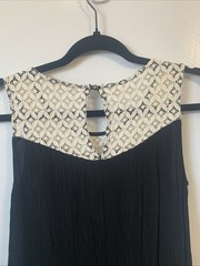 Rewind Womens Medium Black Lace Boho Shift Dress Sleeveless Knee Length