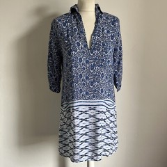 One Season Tunic Size Small Blue Patterned Collared 3/4 Sleeves Pockets Holiday