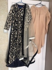 Women Beautiful Three Pices Velvet Dress. Size 36 Inches Small. Good Condition
