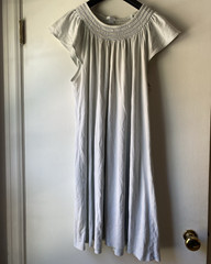 Lake Gray Cotton Jersey Smocked Yoke Cap Sleeve Shift Knee Dress S