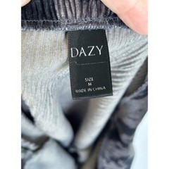 DAZY Gray Abstract Plisse Spaghetti Strap Midi Dress Medium